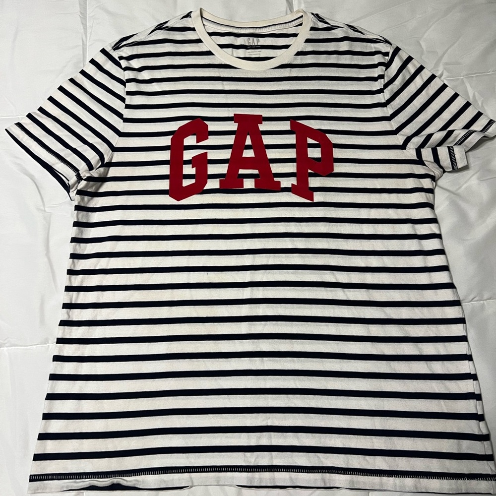GAP T-shirt